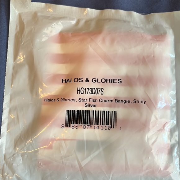 Silver Starfish charm bangle - Picture 2 of 3